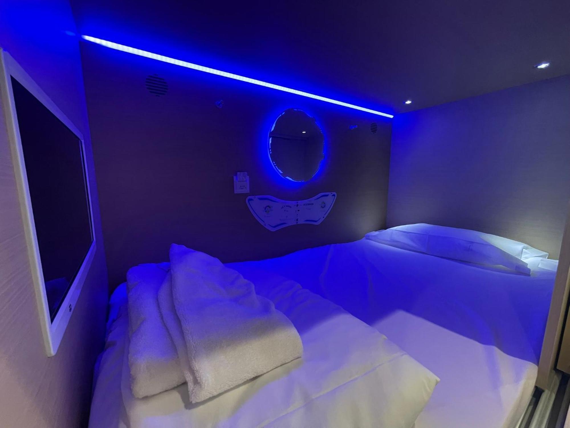 Urban Cube Hostel Sevilla Zewnętrze zdjęcie
