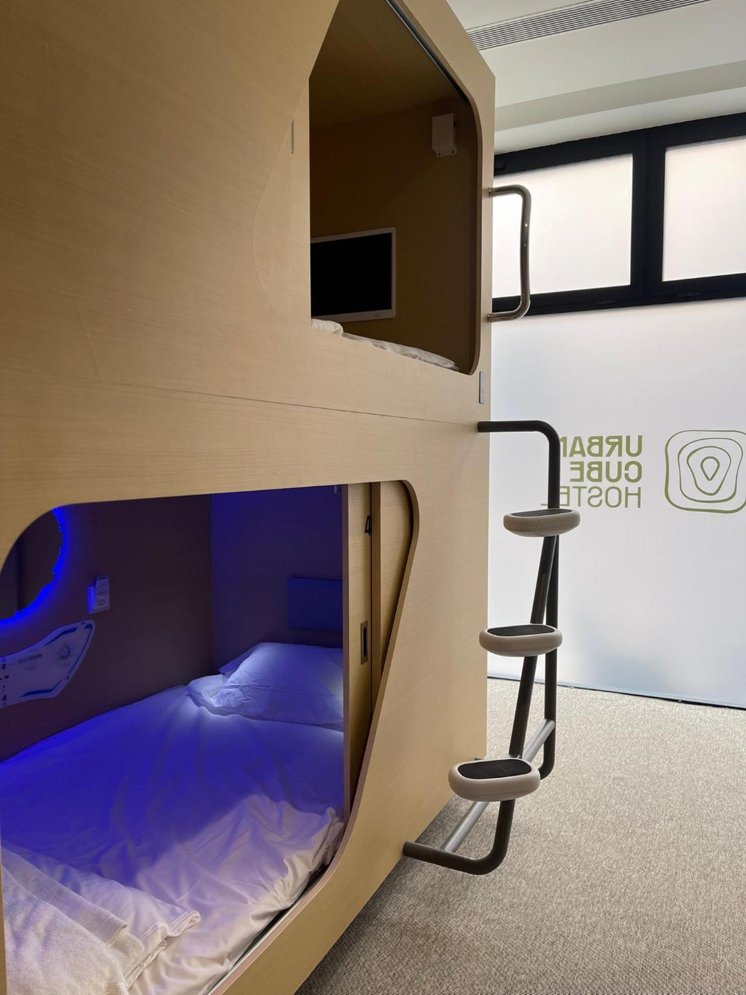 Urban Cube Hostel Sevilla Zewnętrze zdjęcie