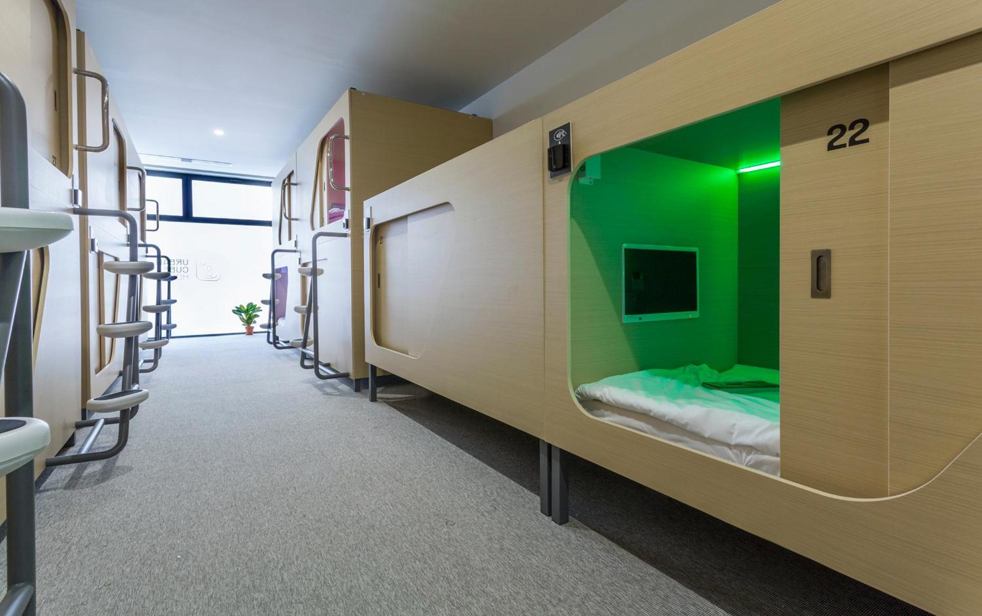 Urban Cube Hostel Sevilla Zewnętrze zdjęcie